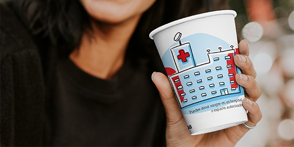 Diseño de vasos para el Banco de Sangre y Eboca: creatividad al servicio de la solidaridad